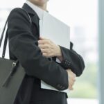 Kuliah atau Kerja Dulu? Rahasia Sukses Karier Anda